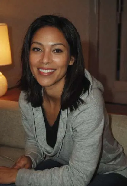Sara, 43