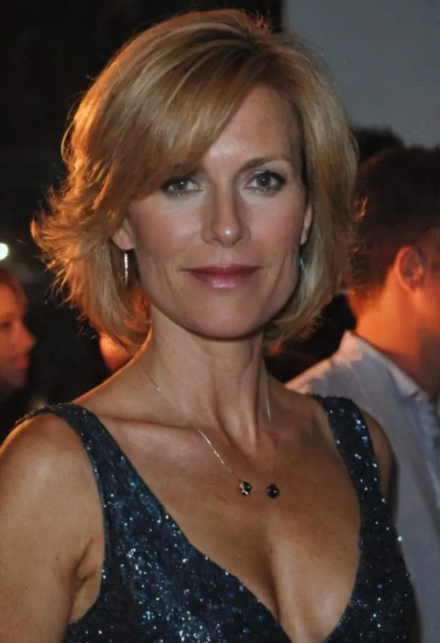 Pilar, 52
