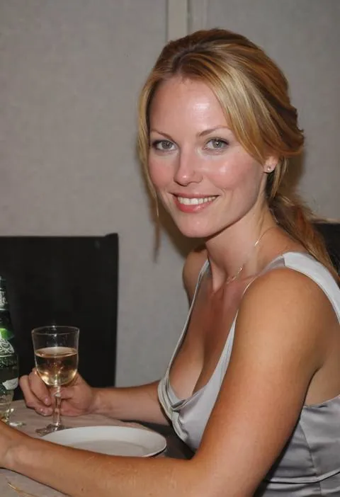 Amparo, 44