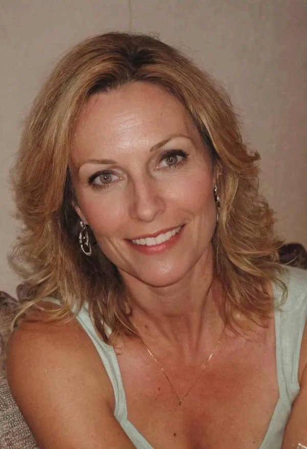 Pilar, 49